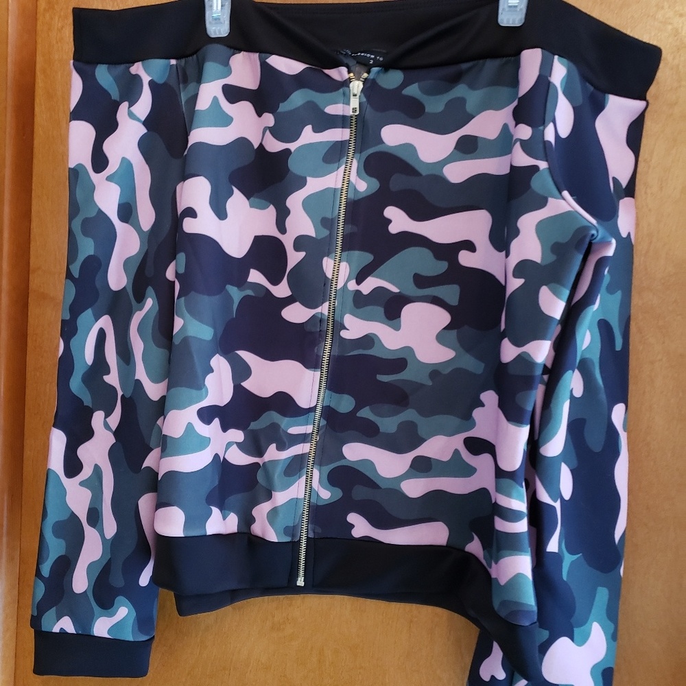 Off the shoulders fatigue jacket